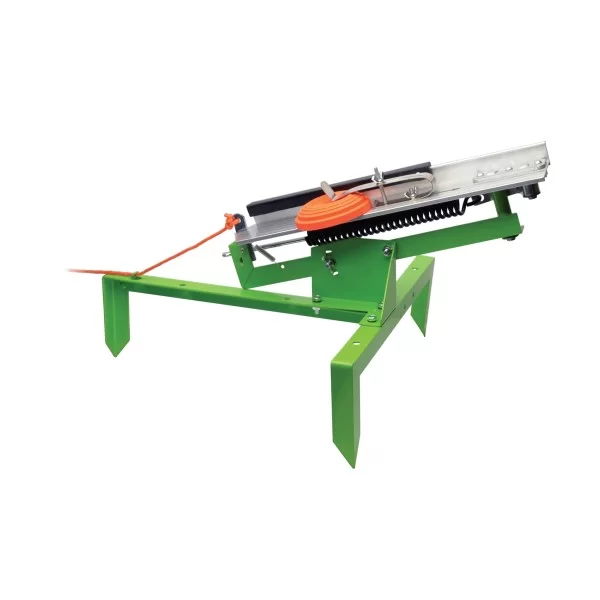 String release clay target thrower